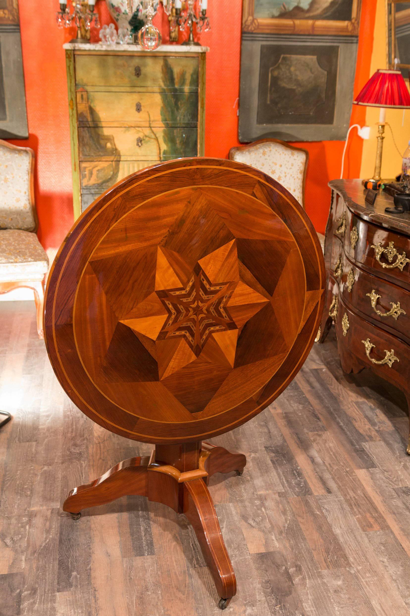 French Early-19th Century, Pedestal Round Tilt Top Table Circa 1830 In Good Condition For Sale In Saint Ouen, FR