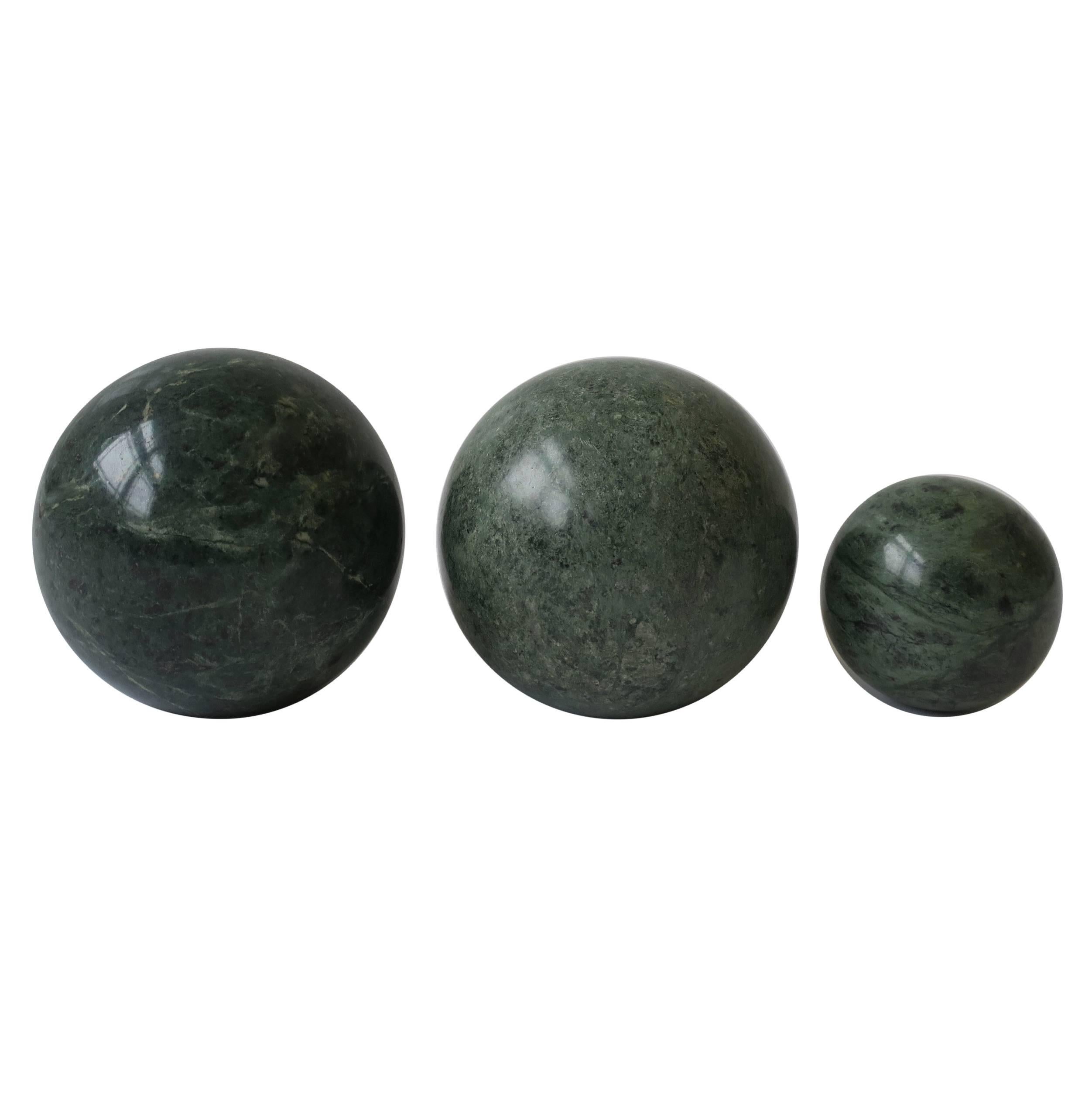 Italian Art Deco Modern Dark Green Marble Sphere's, circa 1970s, Set of 3 5