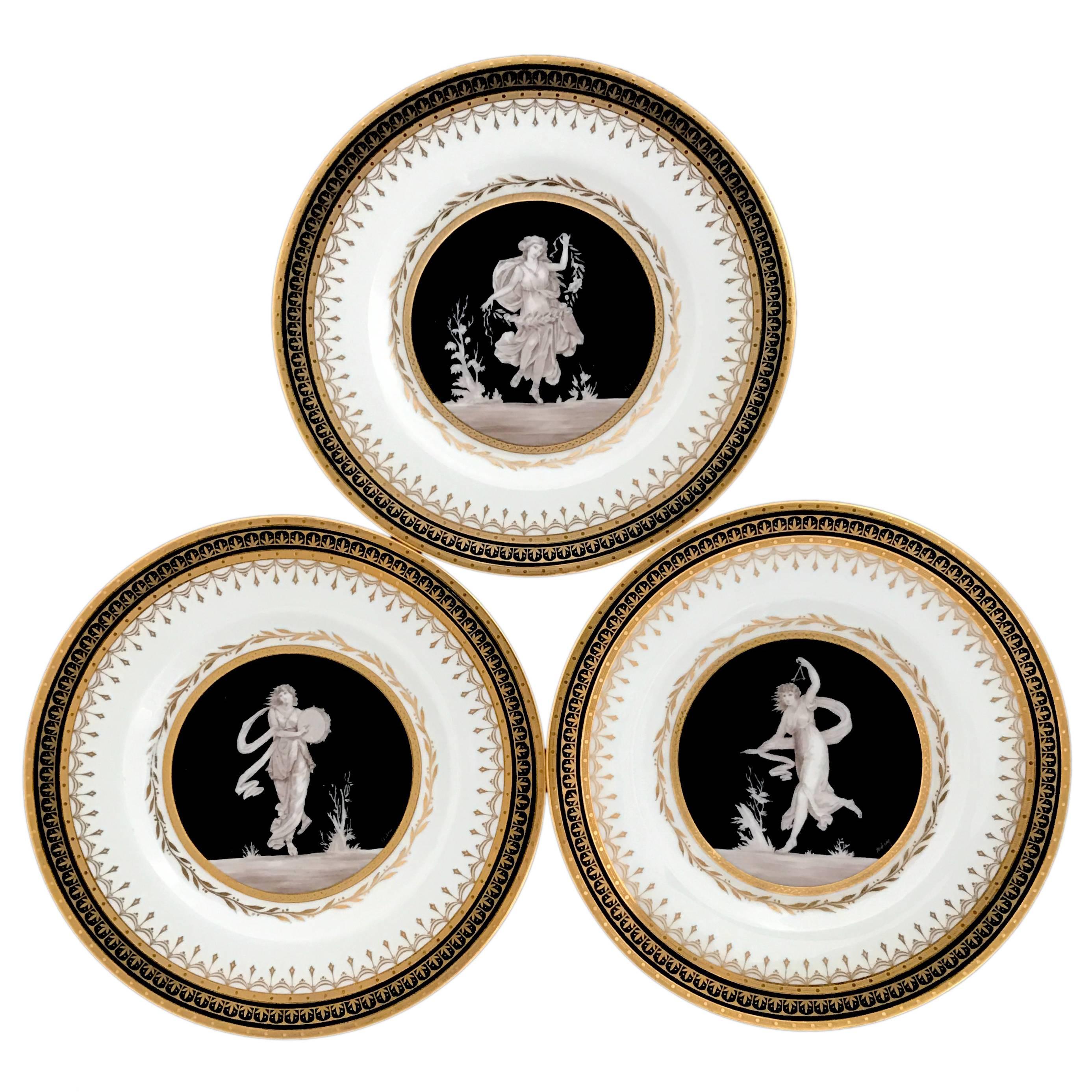Set of 12 Minton Neoclassical Porcelain Plates, circa 1929-1930