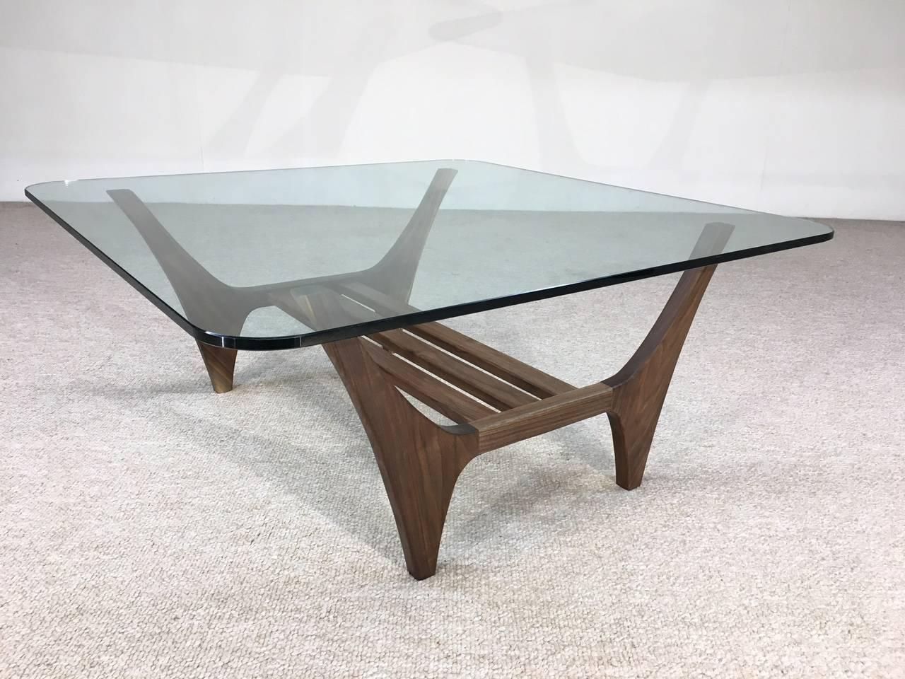 Solid Walnut New Hope Studio Cocktail Table in the Manner of Illum Wikkelso In Good Condition In Southampton, NJ