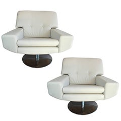 Large Pair of Vintage Italian Armchairs, circa 1970