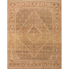 Antiker Beigefarbener Medaillon-Tabriz-Teppich