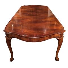 Italian Walnut Veneered Dining Table with Leaves, Late 19th-Early 20th Century