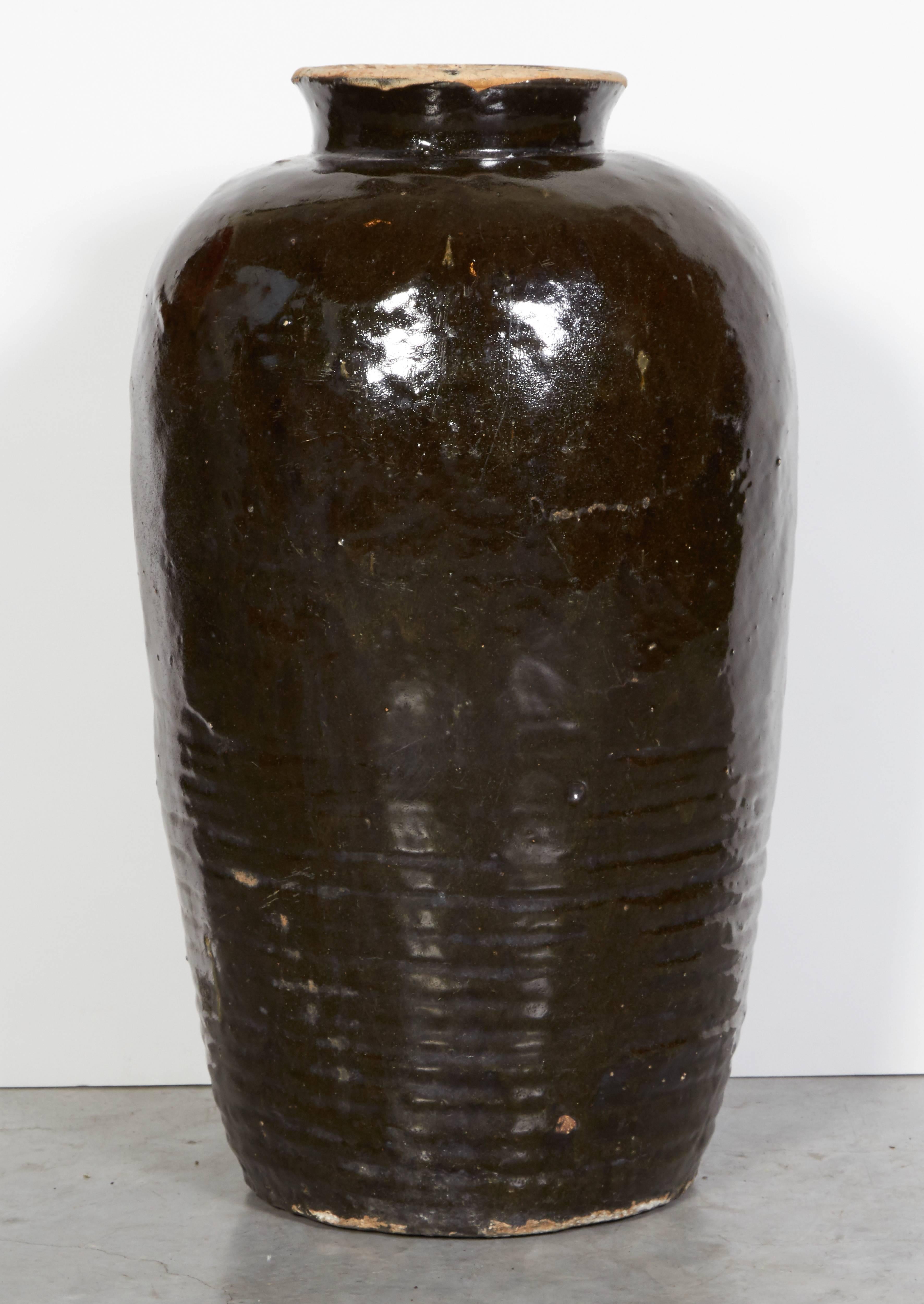 Large Antique Chinese Ceramic Wine Jar In Good Condition For Sale In New York, NY