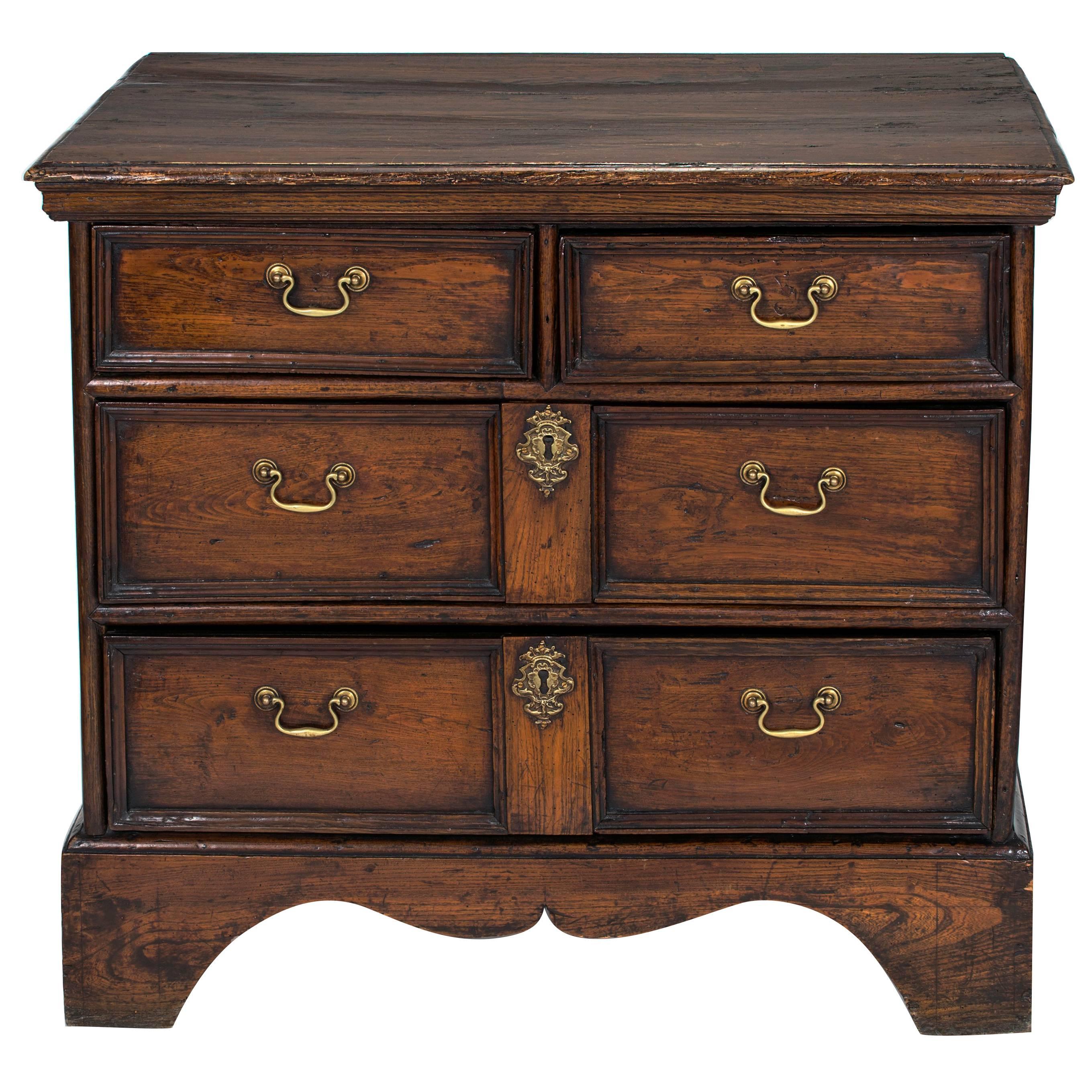 Chest of Drawers, Commode For Sale