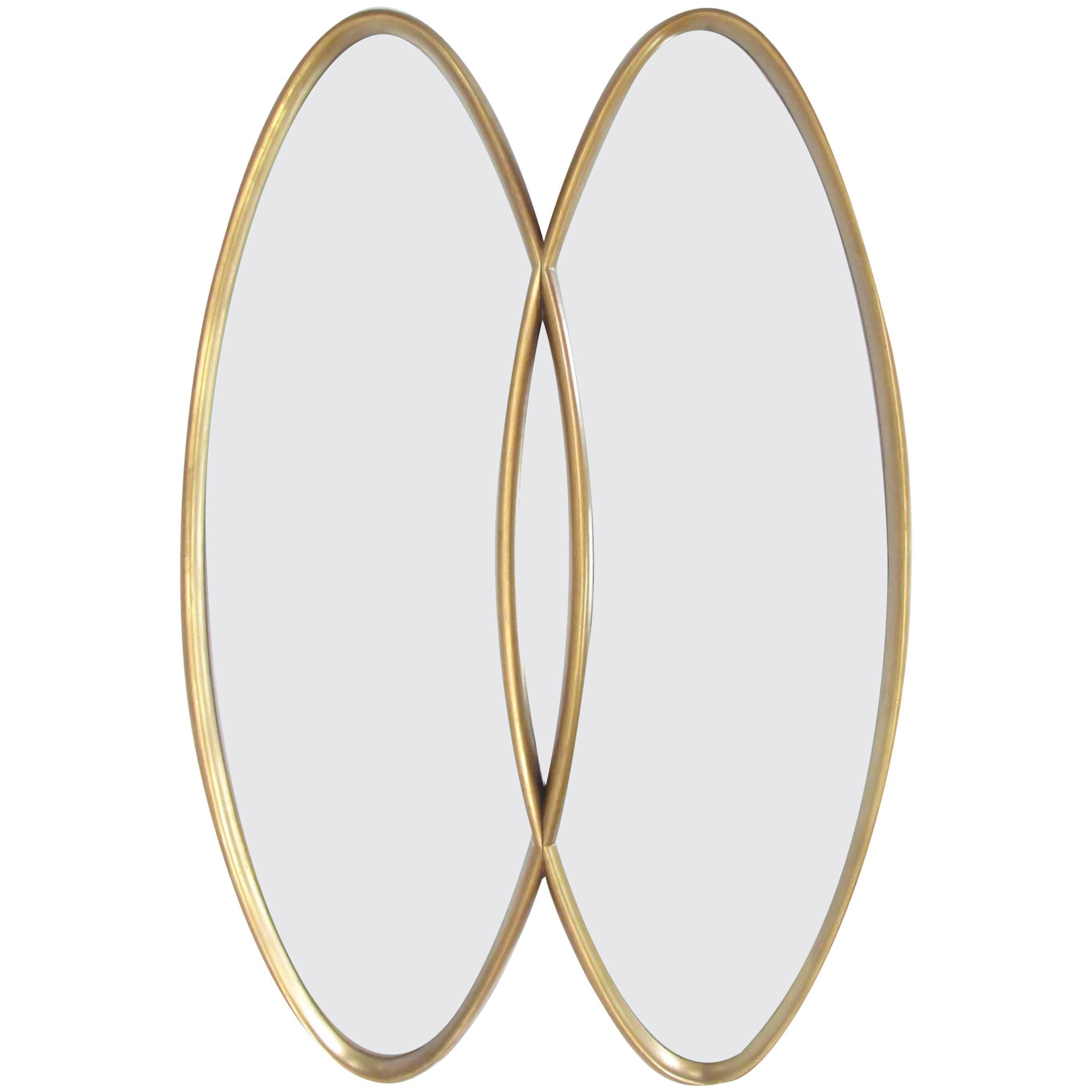 Hollywood Regency Giltwood Wall Mirror of Dual Interlocking Ovals, circa 1950s