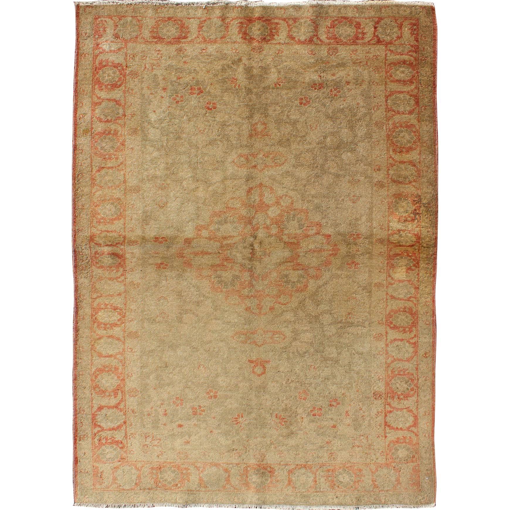 Muted Fine-Weave Sivas Rug with Botanical and Floral Elements in Red & Tan For Sale