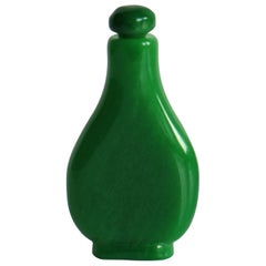 Retro Chinese Snuff Bottle Emerald Green mottled Natural Stone Hand-Worked, Circa 1930