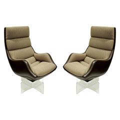 Vladimir Kagan Pair of "High Back Contour Swivel Chairs", 1970s