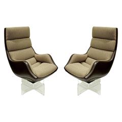 Vladimir Kagan Pair of "High Back Contour Swivel Chairs", 1970s