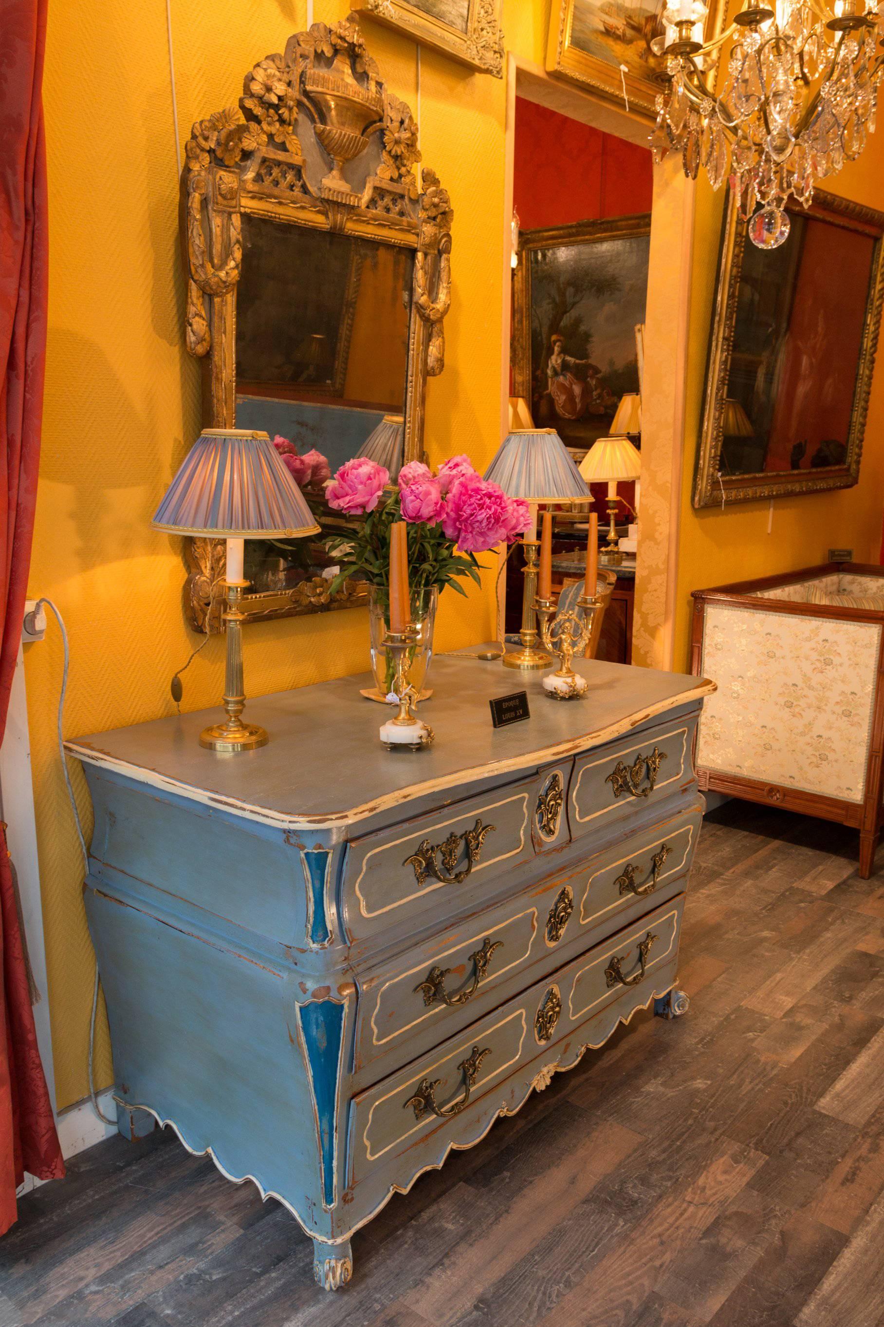 Mid-18th Century Blue Lacquered Wood Provençal Commode, circa 1750 1