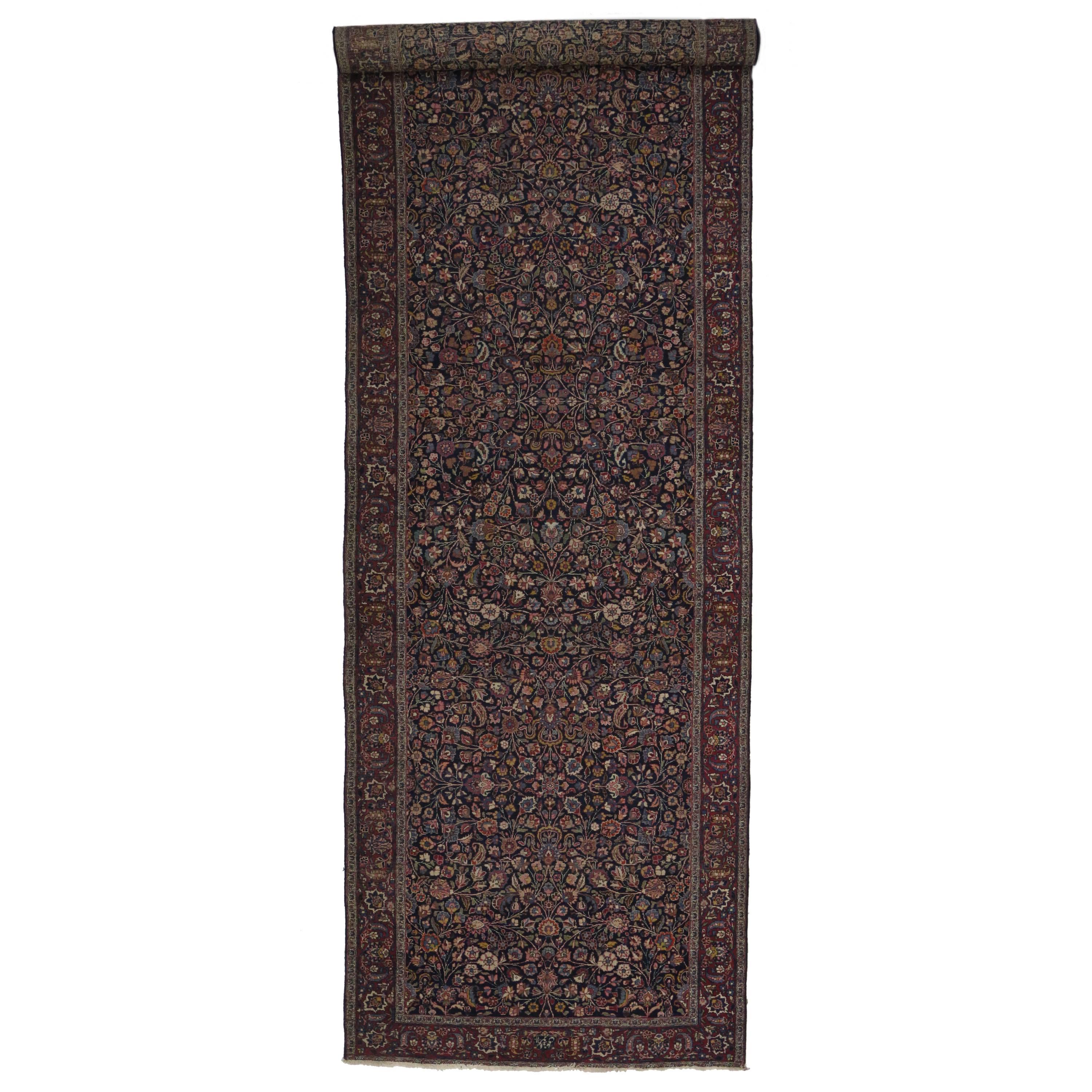 Tapis de couloir persan ancien Mashhad avec style du Vieux Monde, tapis de couloir extra long