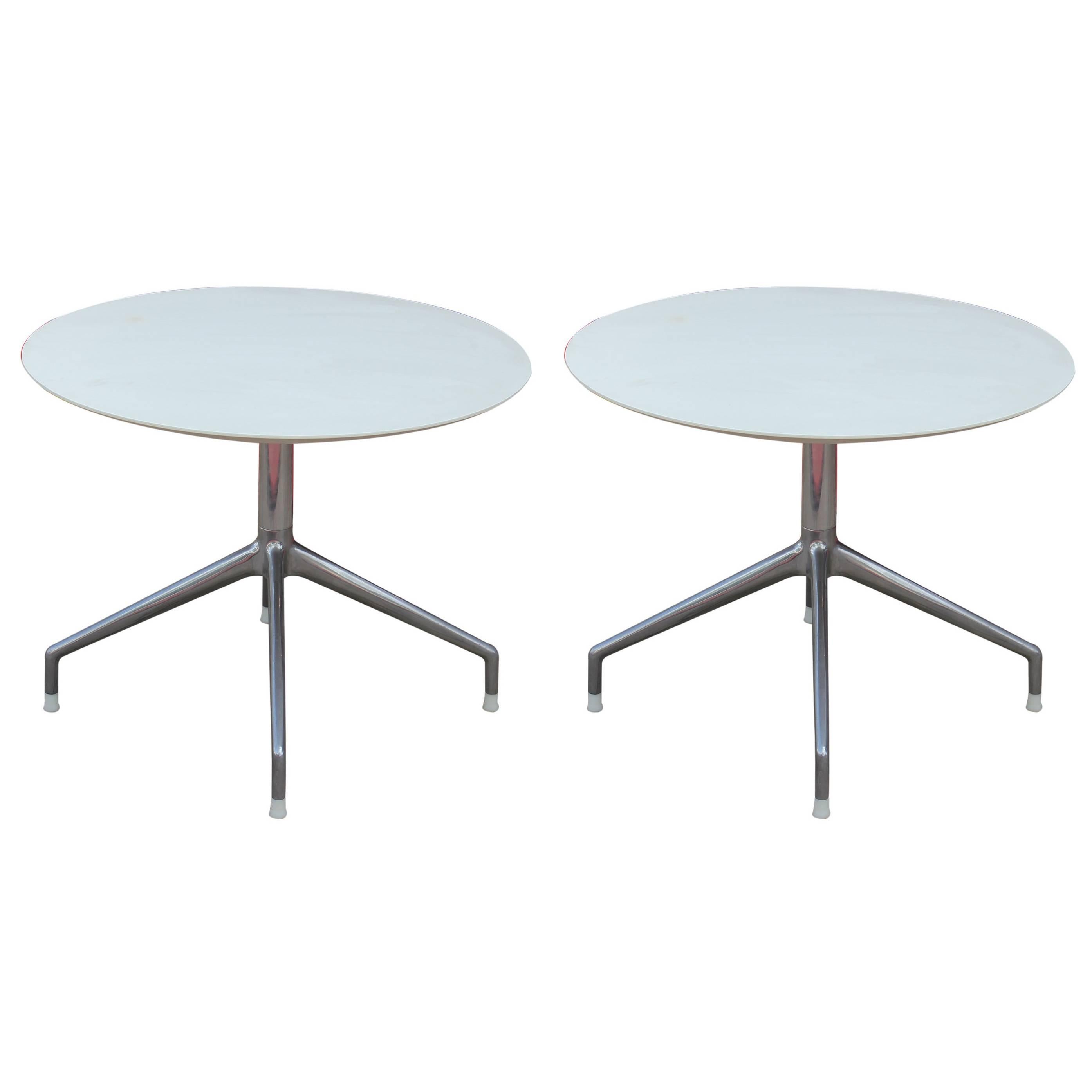 Pair of Round White Sina Tables by Uwe Fischer for B&B Italia