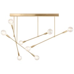 Sorenthia Quad, lámpara de araña inspirada en la modernidad de mediados de siglo, personalizada por Studio DUNN