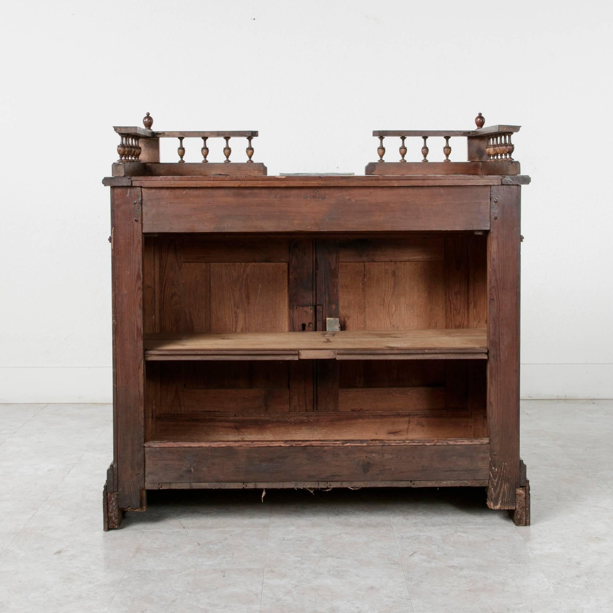 Metal French Pitch Pine Shop Counter or Dry Bar with Spooled Gallery, circa 1900