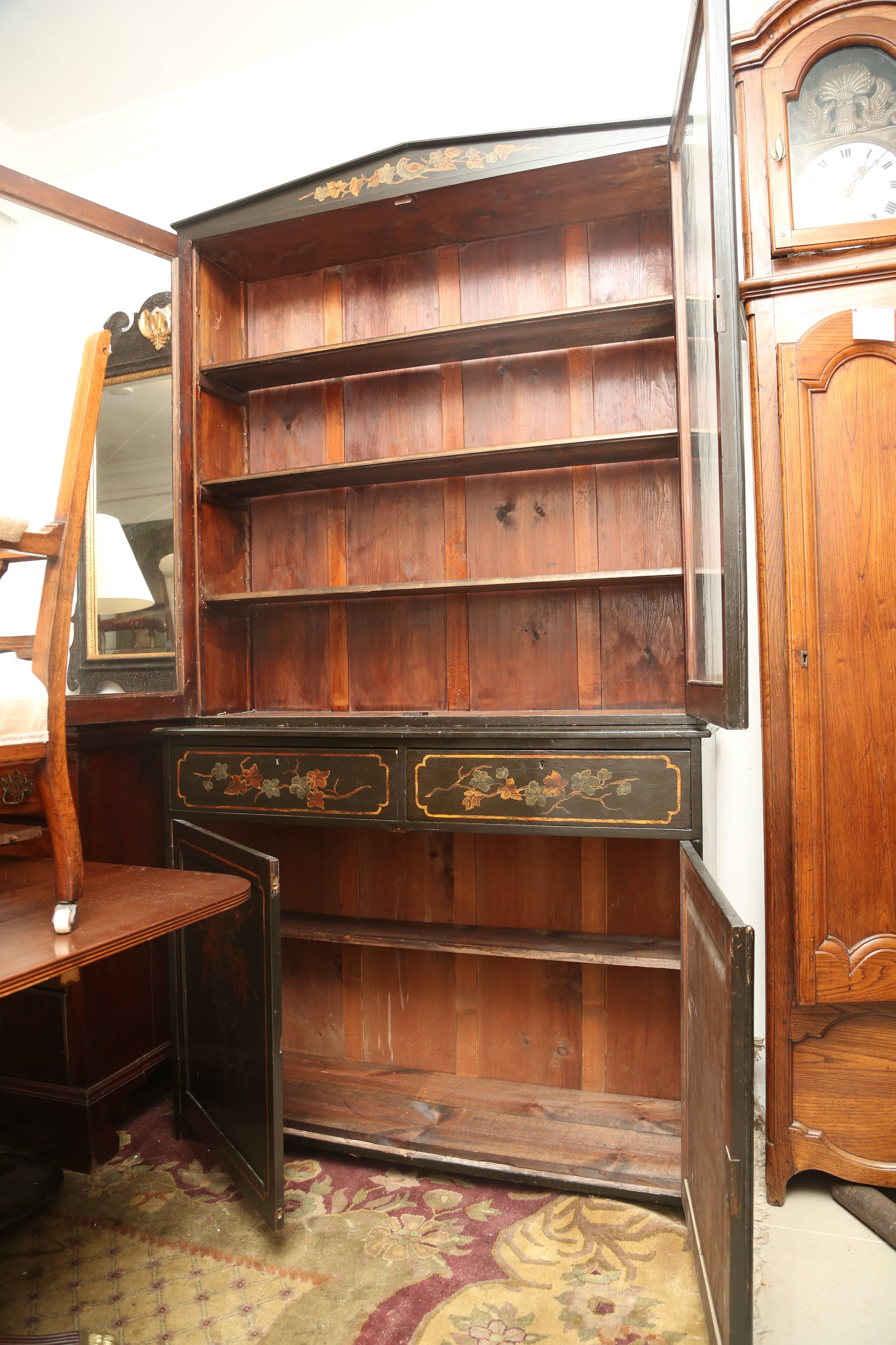 1900s English Hand-painted Bookcase 3