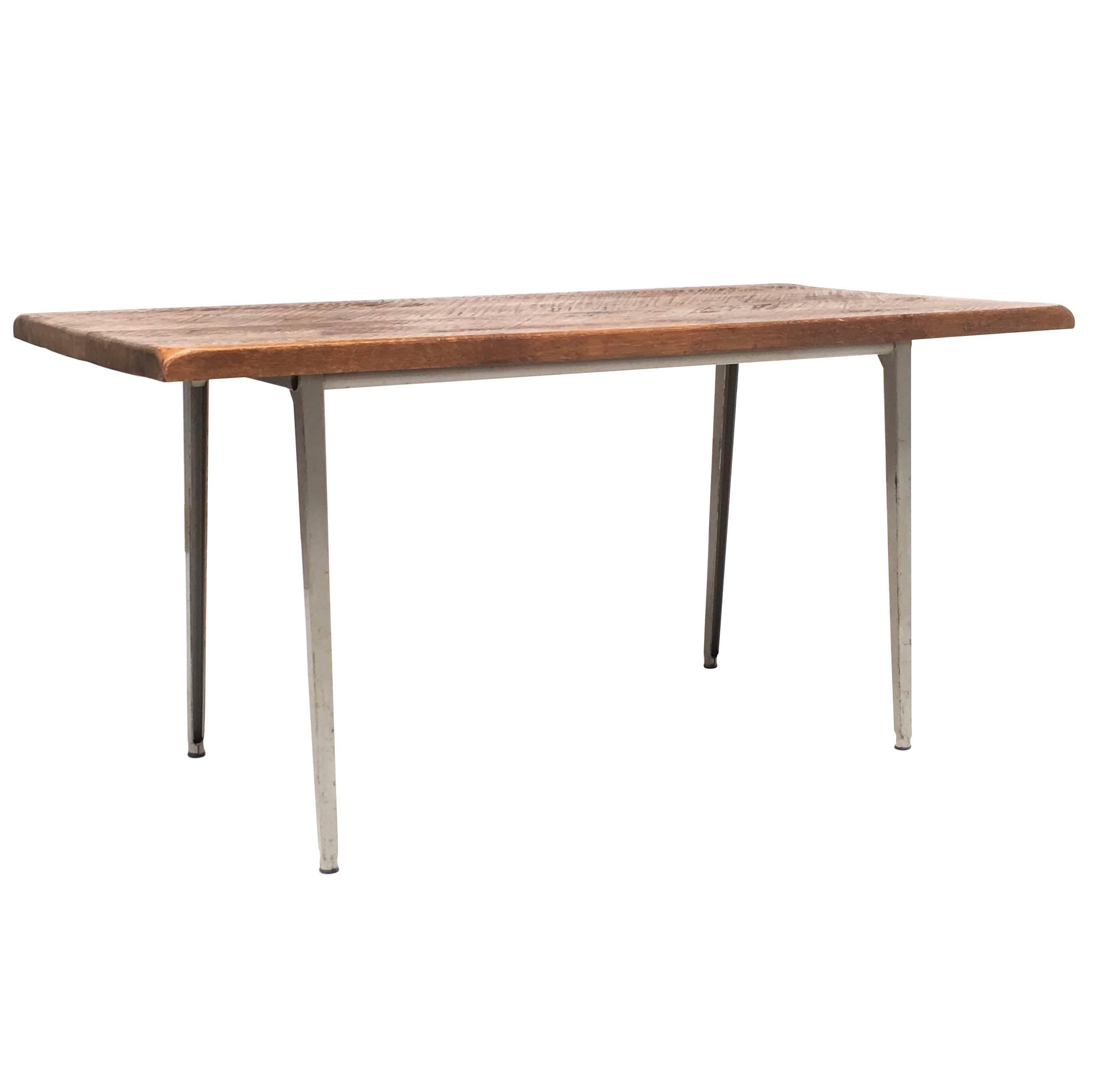 Friso Kramer „Reform“-Tisch oder Schreibtisch mit aufgearbeiteter rustikaler Eicheplatte