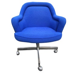 Vintage Mid-Century Swivel Chair in the Style of Max Pearson