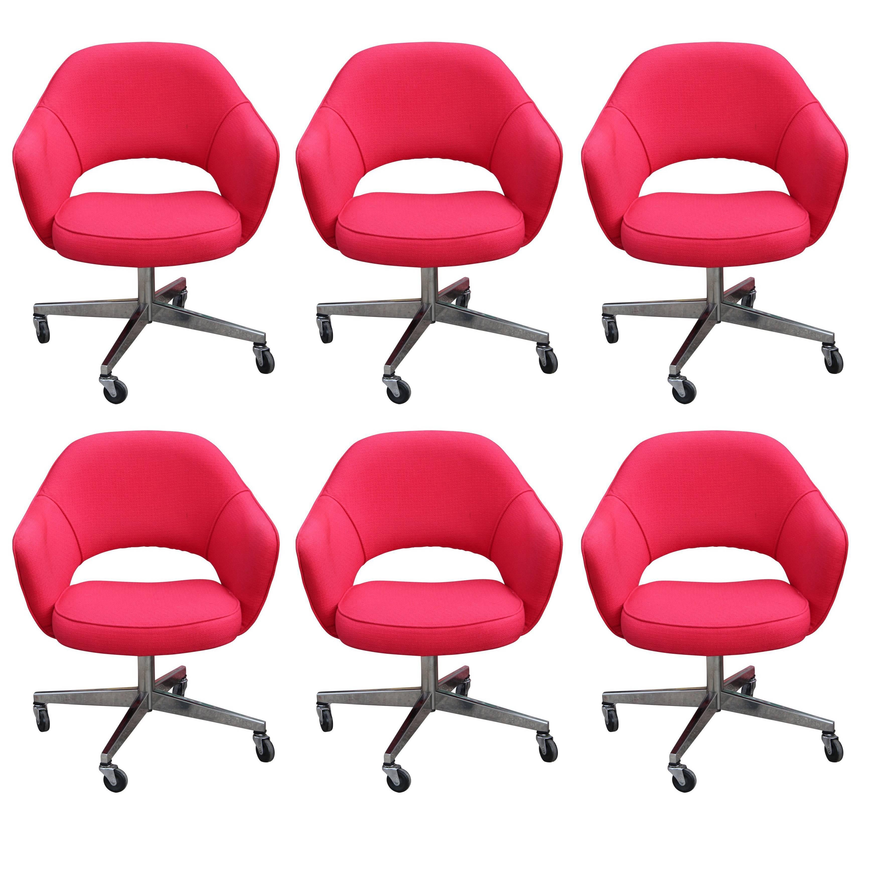 Set of Six Red Modern Knoll Saarinen Executive Swivel Armchairs on Wheels