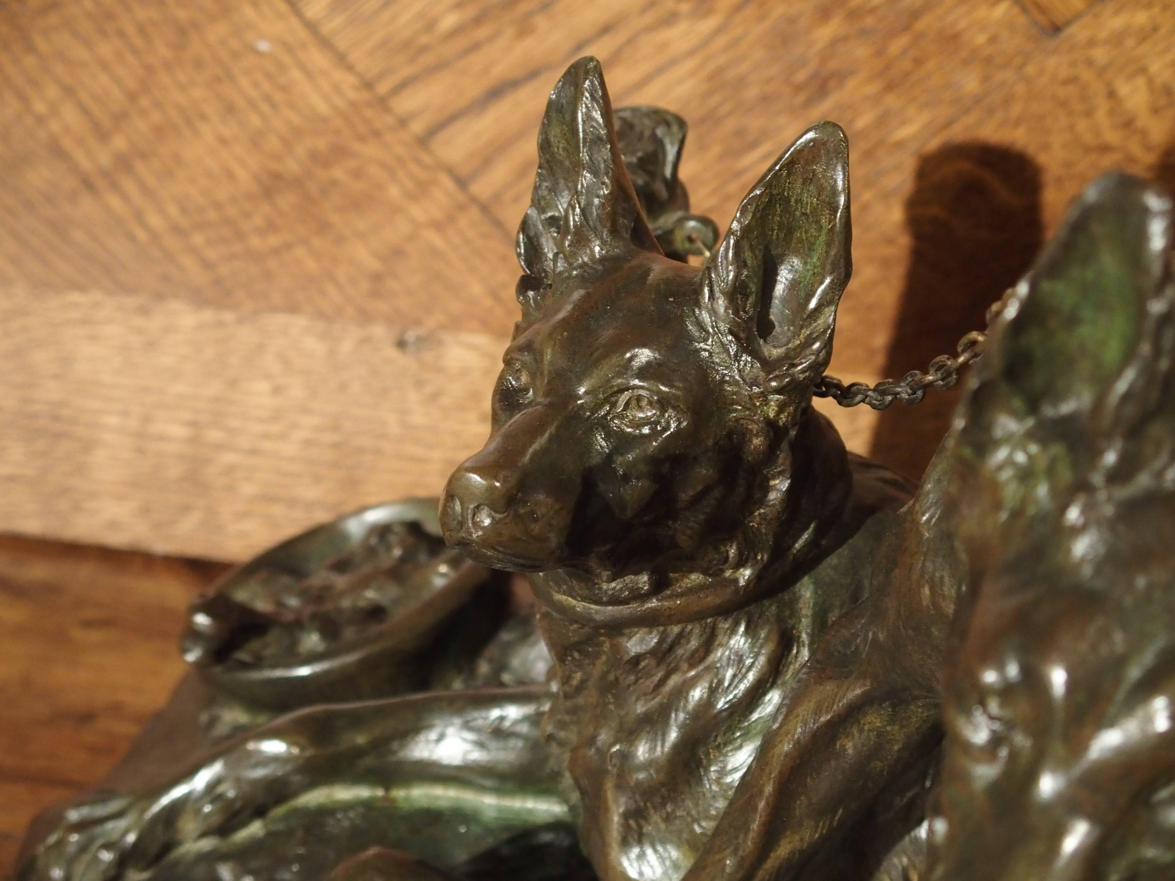 French Bronze Sculpture of Two Dogs, R Varnier for the Salon des Beaux-Arts 1923 For Sale 4
