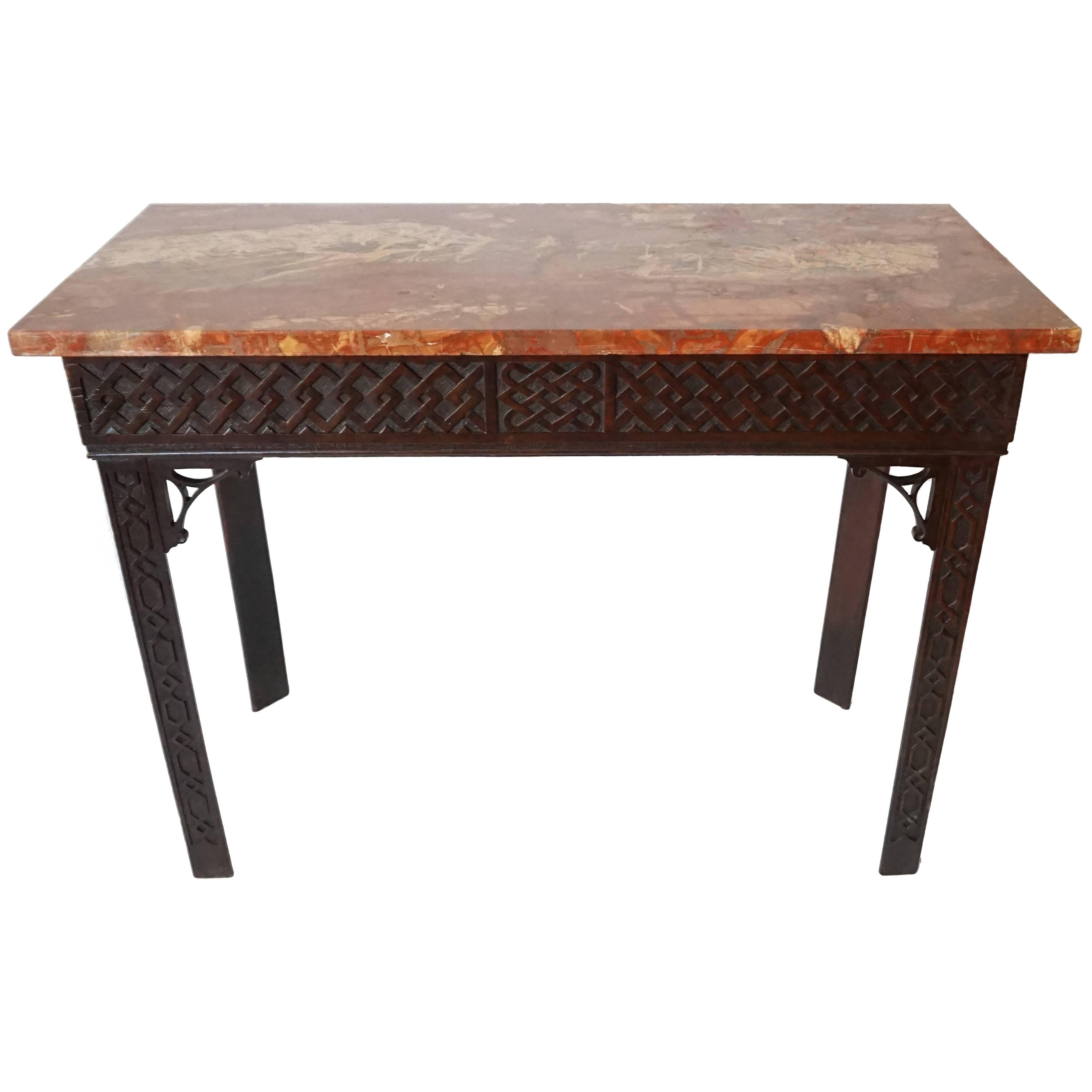 Tavolino irlandese in mogano intagliato Chippendale, 1760 circa