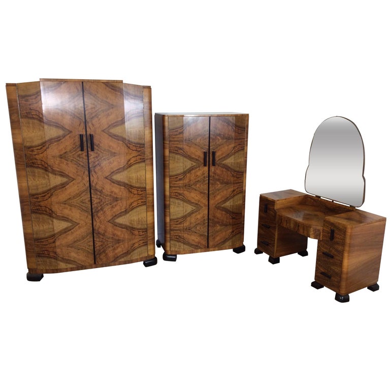 American Art Deco, 8piece Bedroom Suite in Burled Maple For Sale at