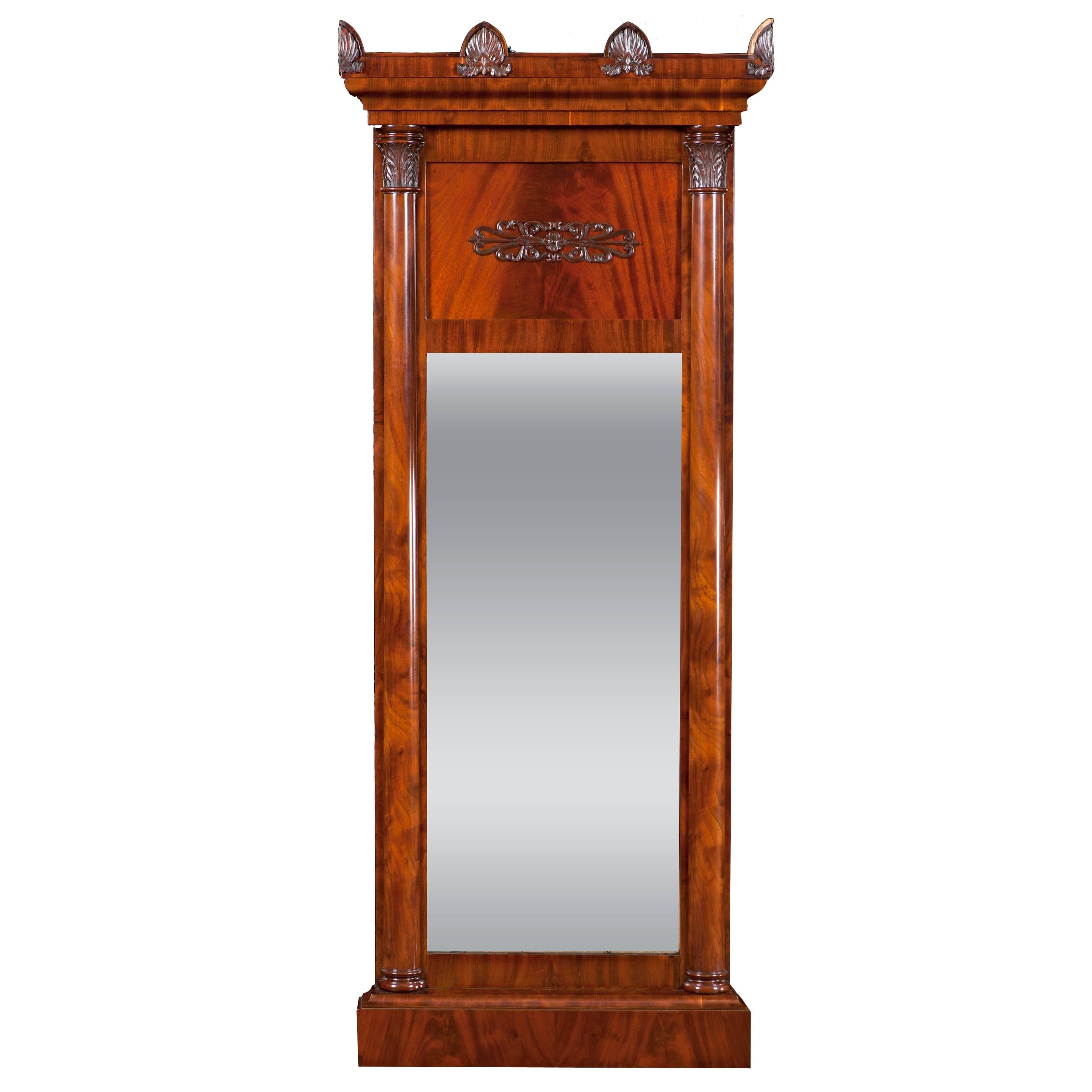 Large Empire Mirror in Cuban Mahogany with Columns and Carved Capitals, c. 1810 For Sale