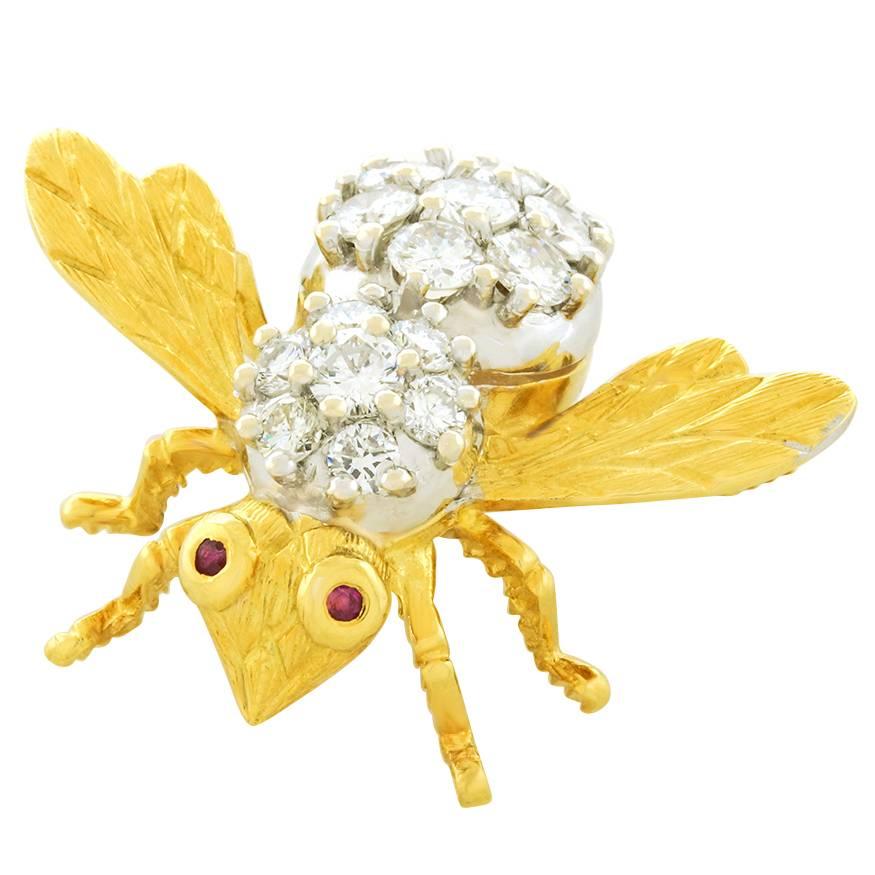Circa 1970s, 18k, Herbert Rosenthal, New York City. This charming bee pin by Herbert Rosenthal is set with 2.50 carats of brilliant white diamonds (F color, VS clarity).  Rosenthal bees are the chic culmination of a centuries-long fascination with