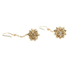 Pendants d'oreilles en or 18 carats avec cadre en hélice et diamants