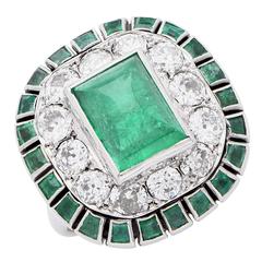 Antique 1920s Sugarloaf Cabochon Cut Emerald and Diamond 18 Karat White Gold Ring