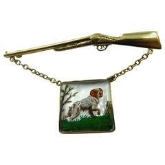 Unique Reverse Essex Crystal Pointer Dog on Grass Pin Hanging From gold rifle