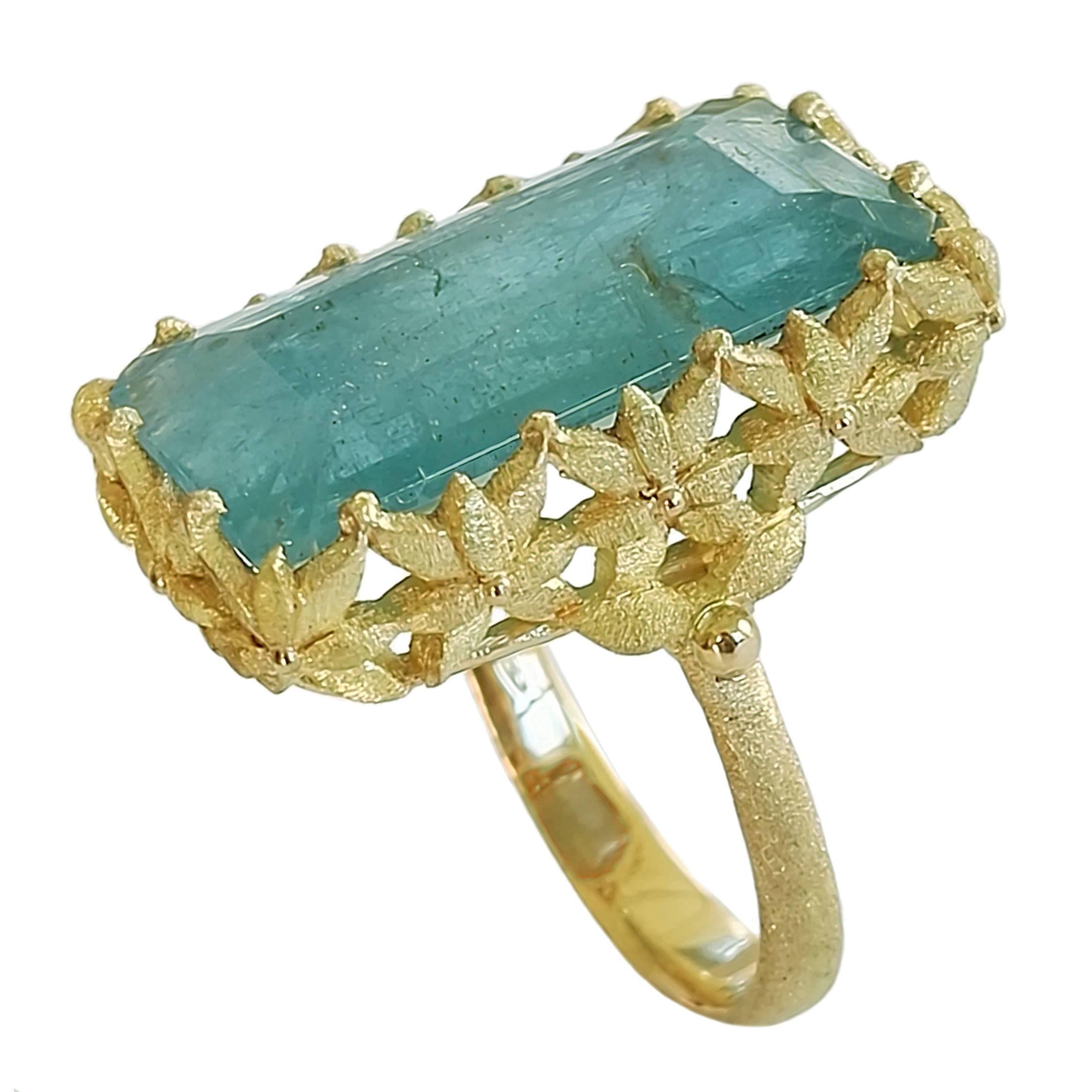 Dalben Rectangular Aquamarine Gold Ring