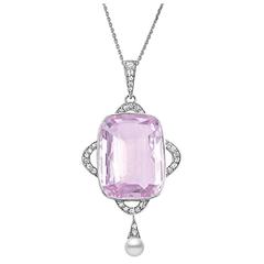 Soft pink rectangular pendant 18 kt and platinum accented with diamonds