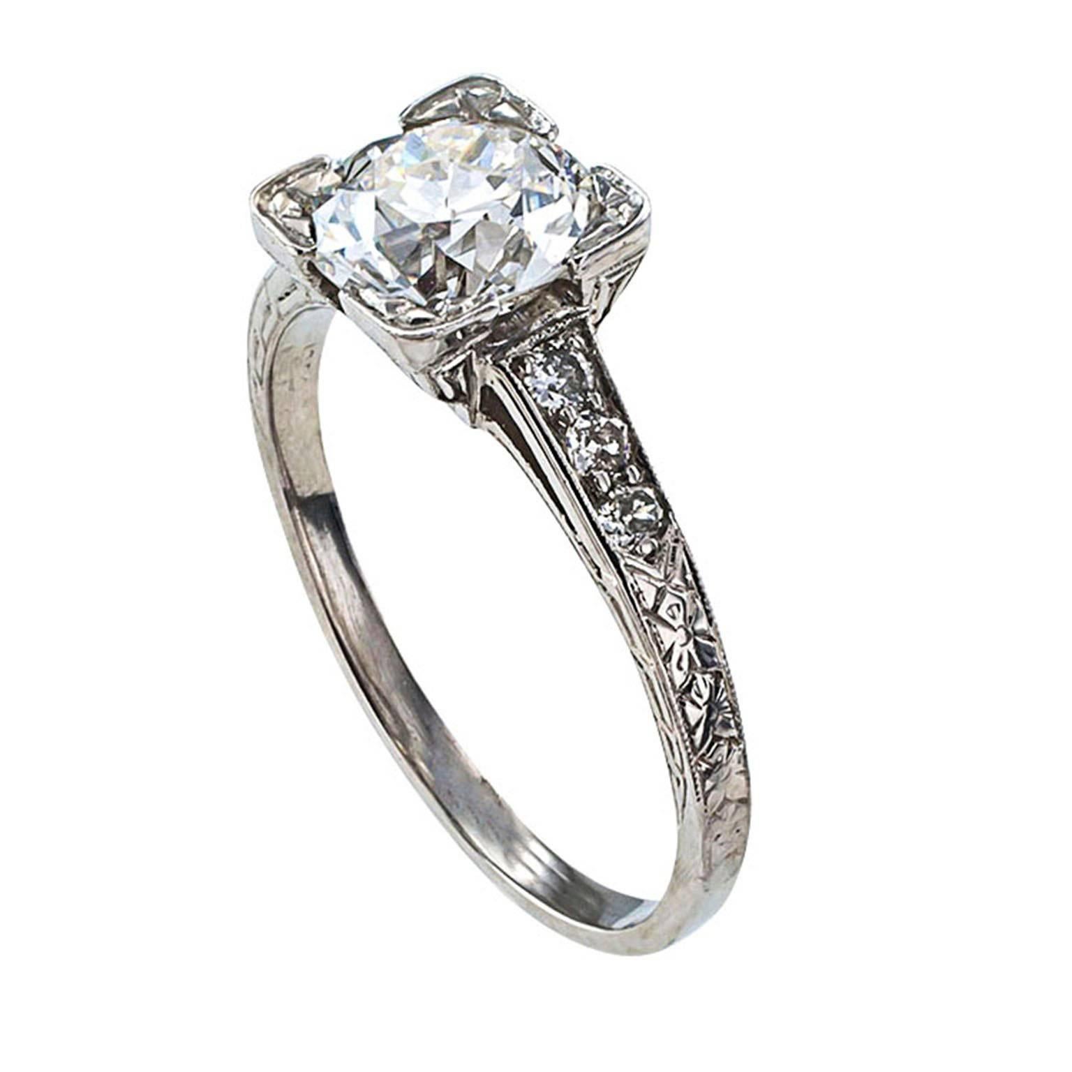 1920s Art Deco 1.39 Carat Diamond Platinum Engagement Ring In Excellent Condition In Los Angeles, CA