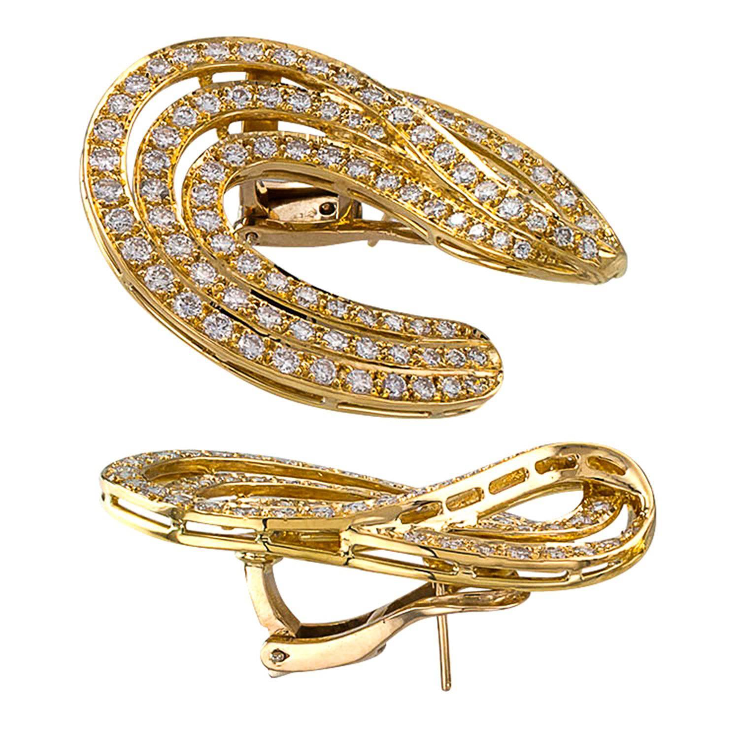 Modern 6.50 Carat Diamond Yellow Gold Swirl Earrings