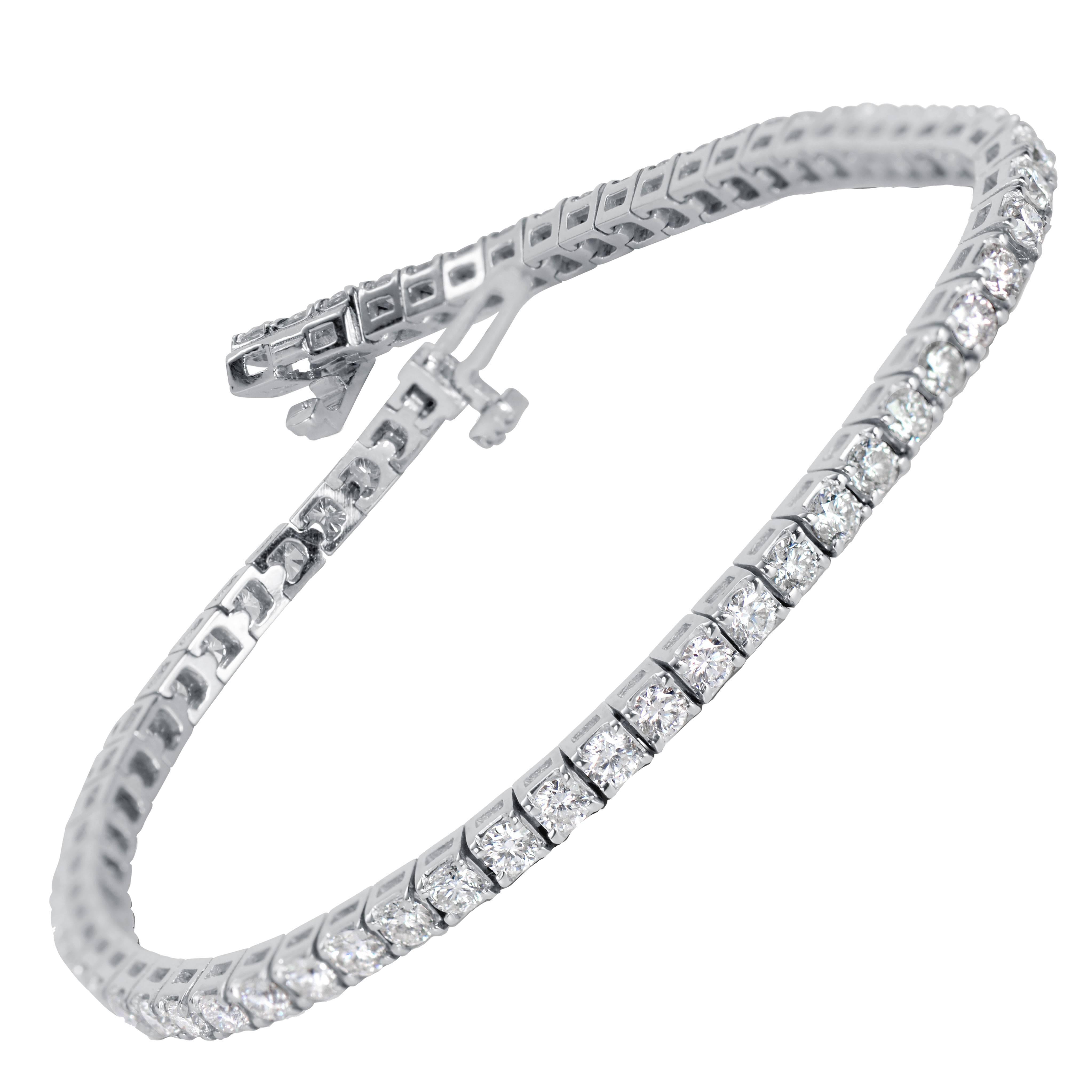 Bracelet tennis en or blanc 14 carats avec diamants de 6 carats d'une valeur moyenne de 0,12 carat