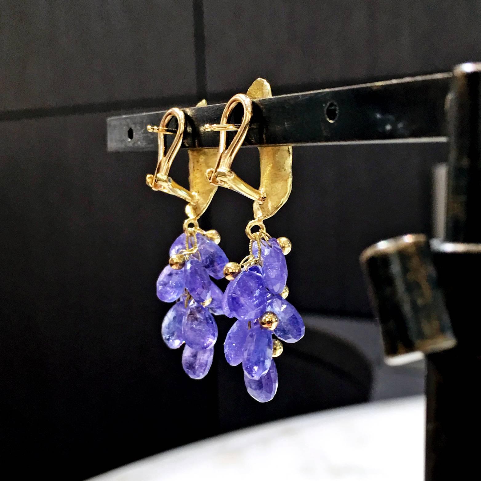 Barbara Heinrich Tanzanite Briolette Gold Cluster Dangle Clip Earrings In New Condition In Dallas, TX