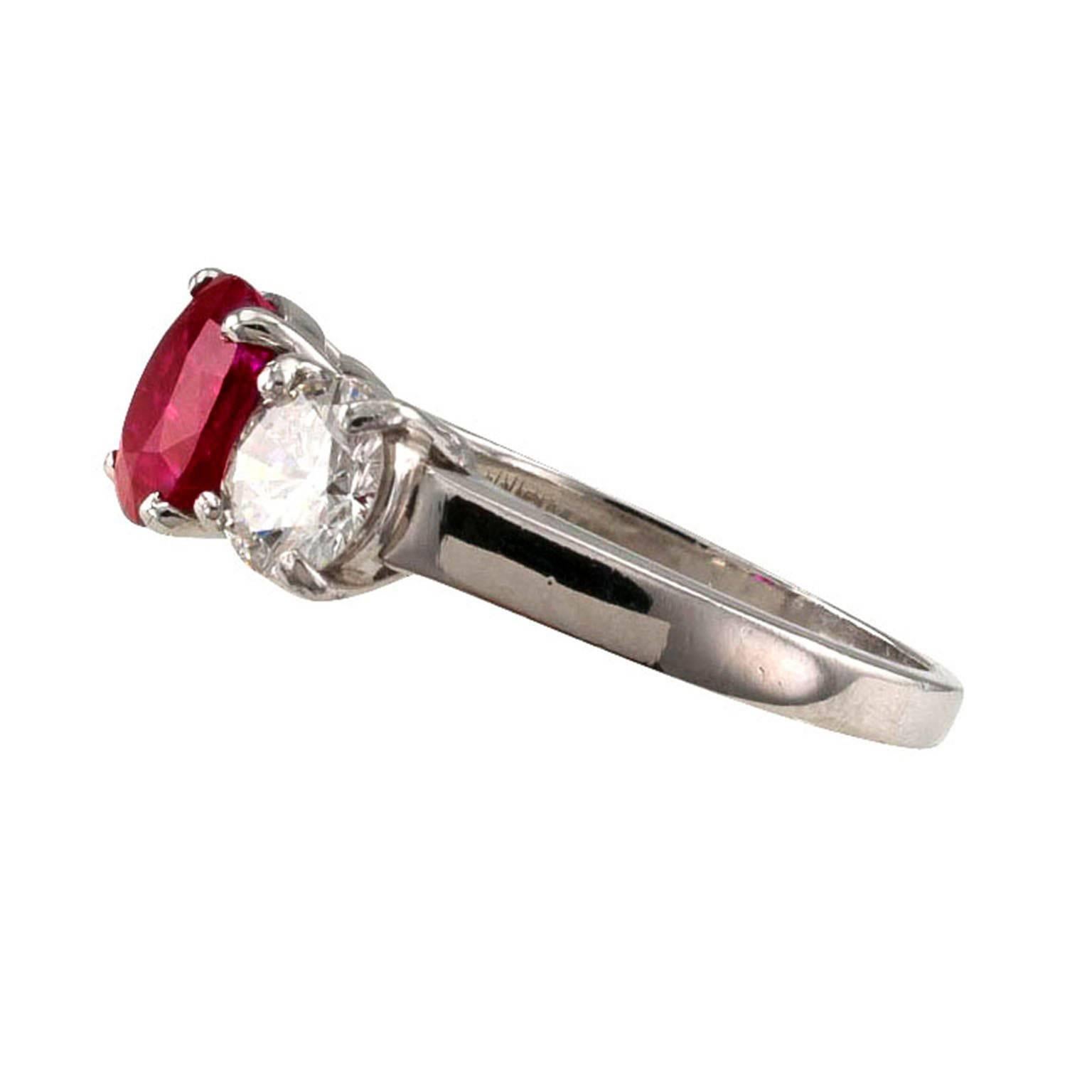 Unheated Burma Ruby Diamond Platinum Three-Stone Ring In Good Condition In Los Angeles, CA