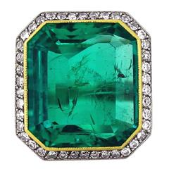 Magnificent Green Columbian Emerald Ring with Diamonds