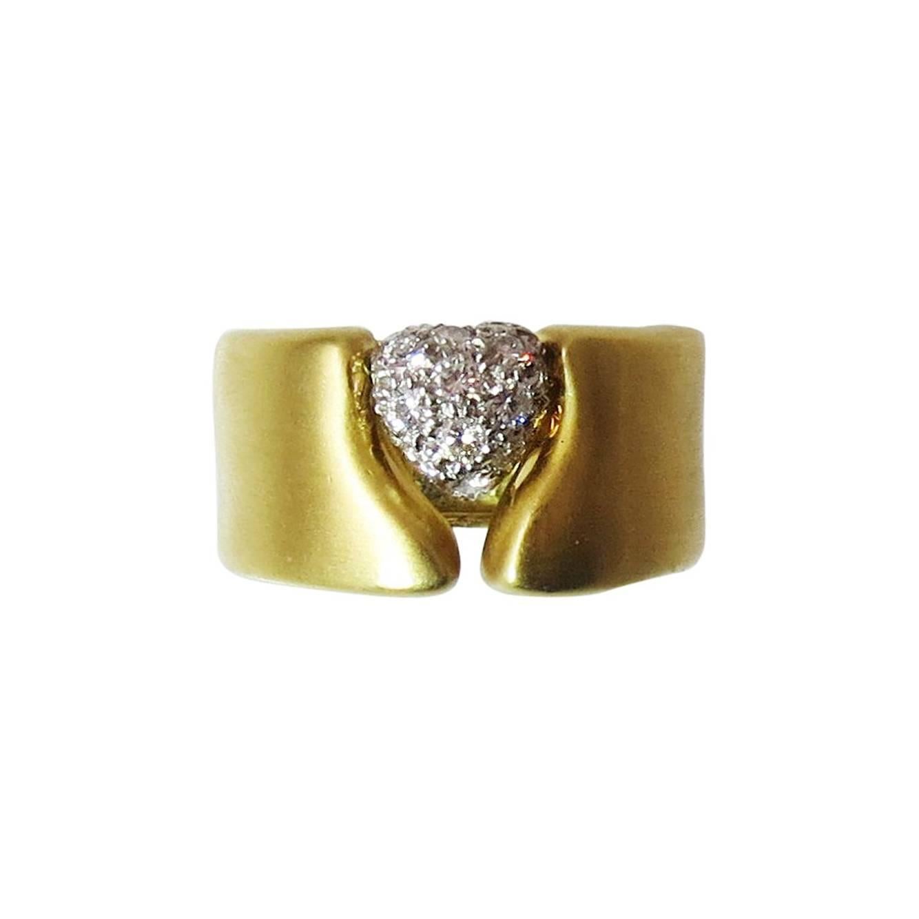 18K Yellow Gold Diamond Ring with Pave Heart For Sale