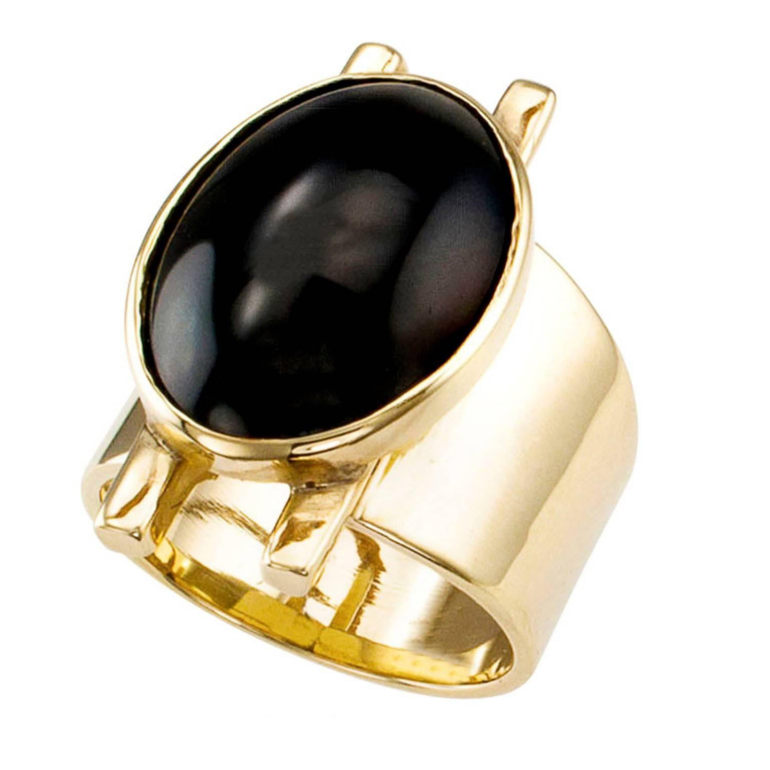 Rigoberto Onyx Gold Ring In Excellent Condition In Los Angeles, CA