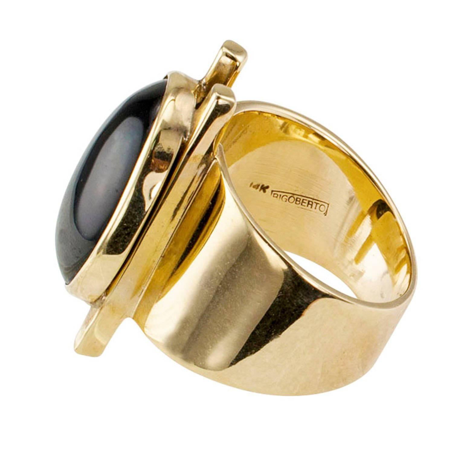 Modernist Rigoberto Onyx Gold Ring