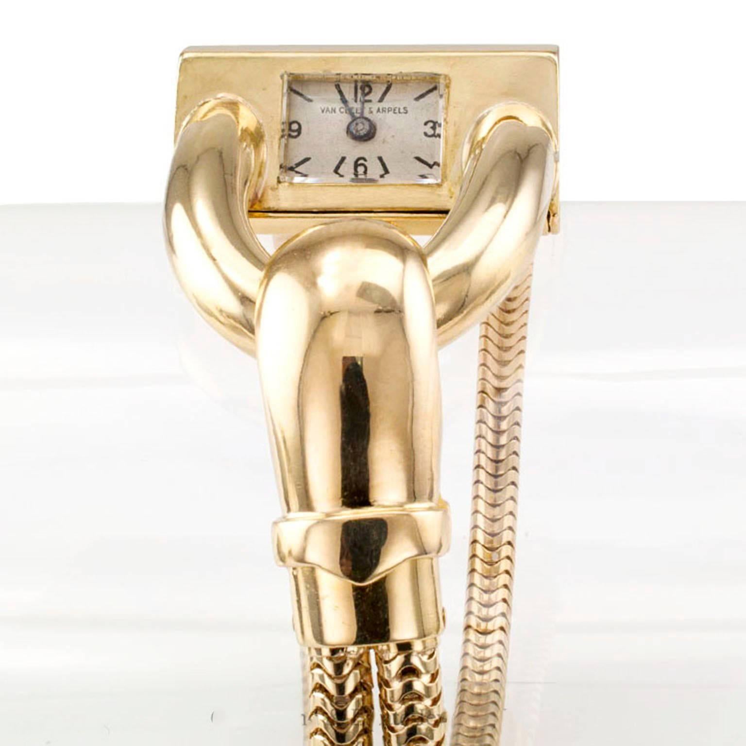  1940s Van Cleef & Arpels Ladies Yellow Gold Cadenas Retro Wristwatch 2