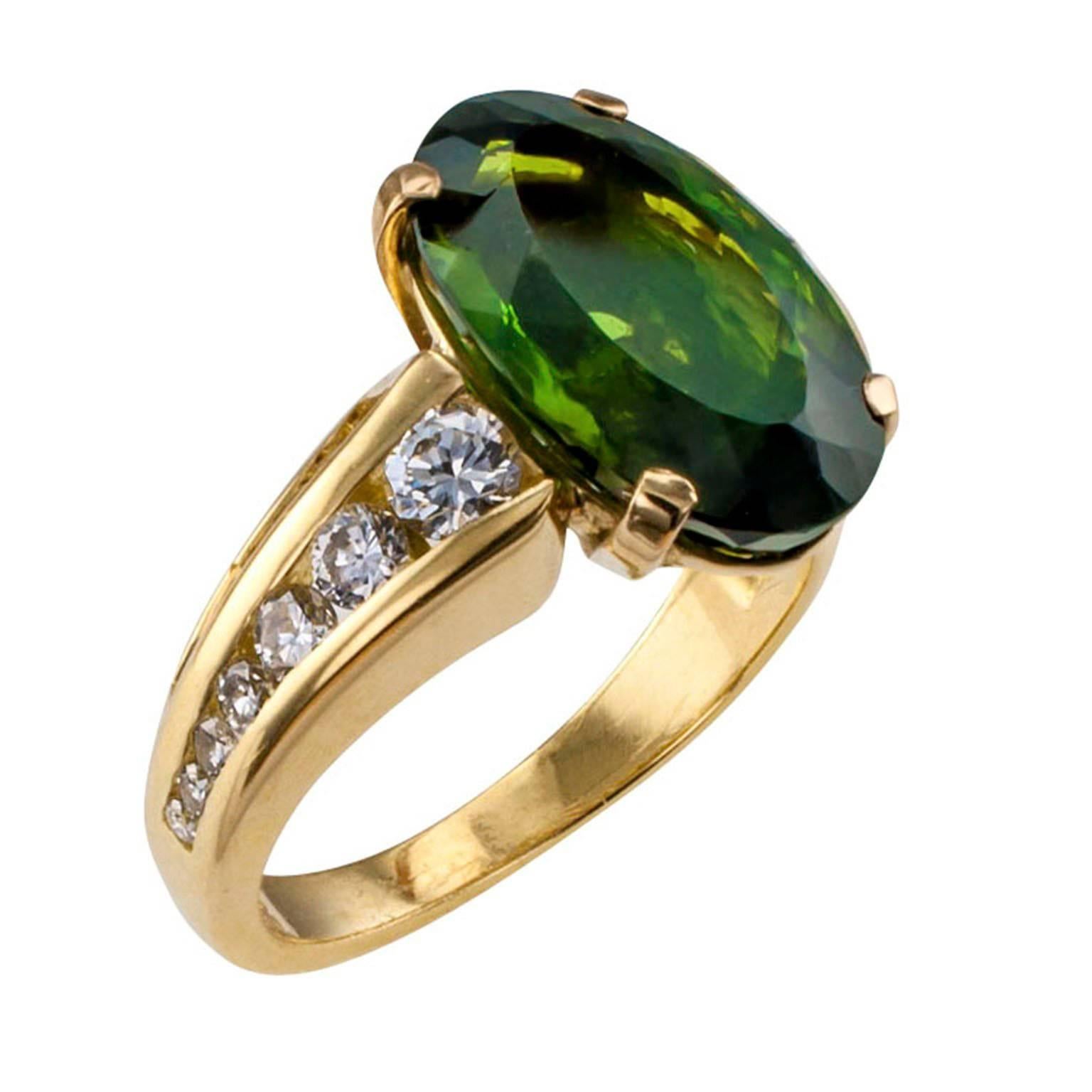 Green Tourmaline Diamond Gold Ring In Excellent Condition In Los Angeles, CA