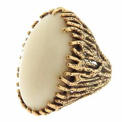 1970s Oversized Angel Skin Coral Gold Ring
