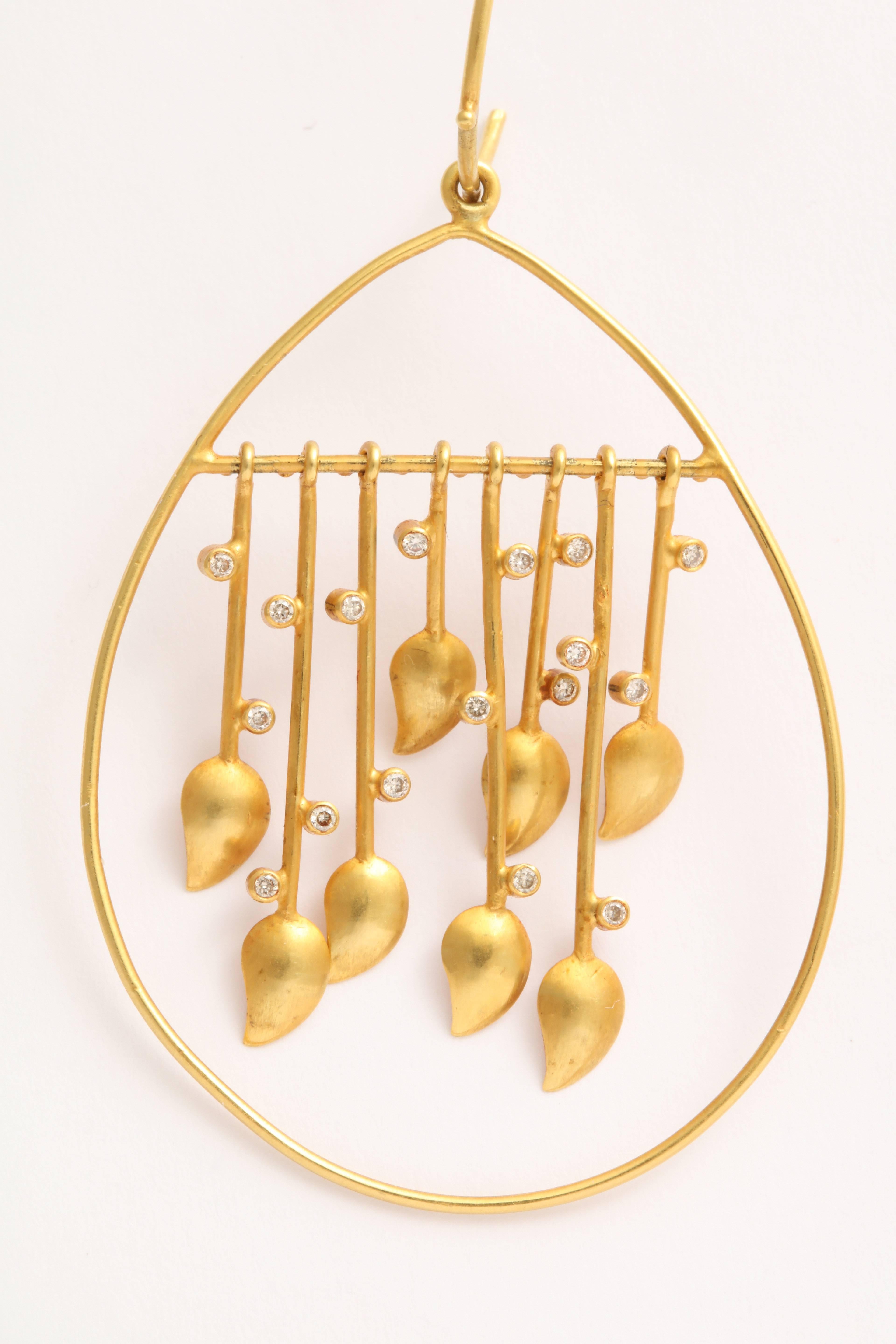 Women's Diamond Gold Raindrop Earrings For Sale