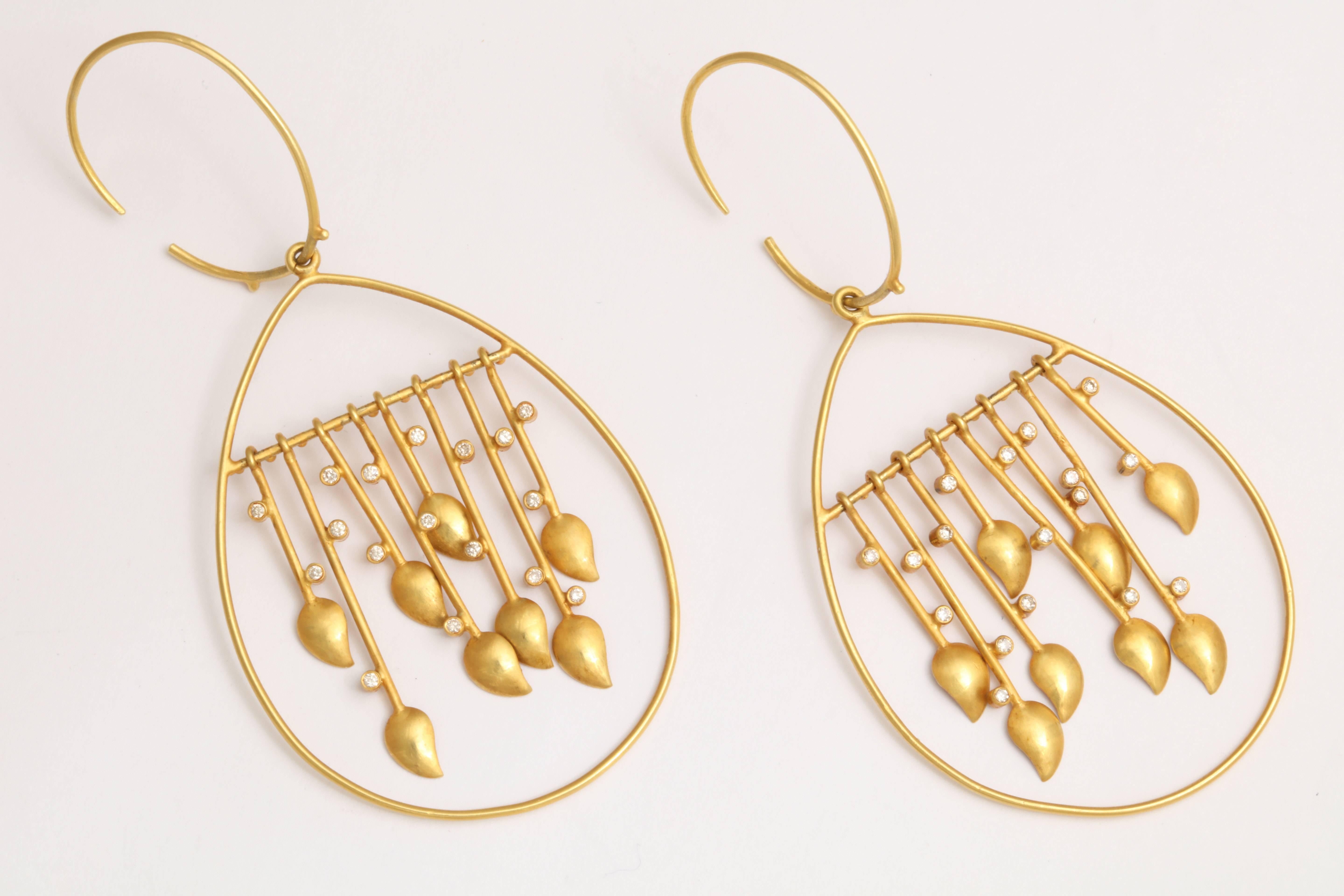 Diamond Gold Raindrop Earrings For Sale 1