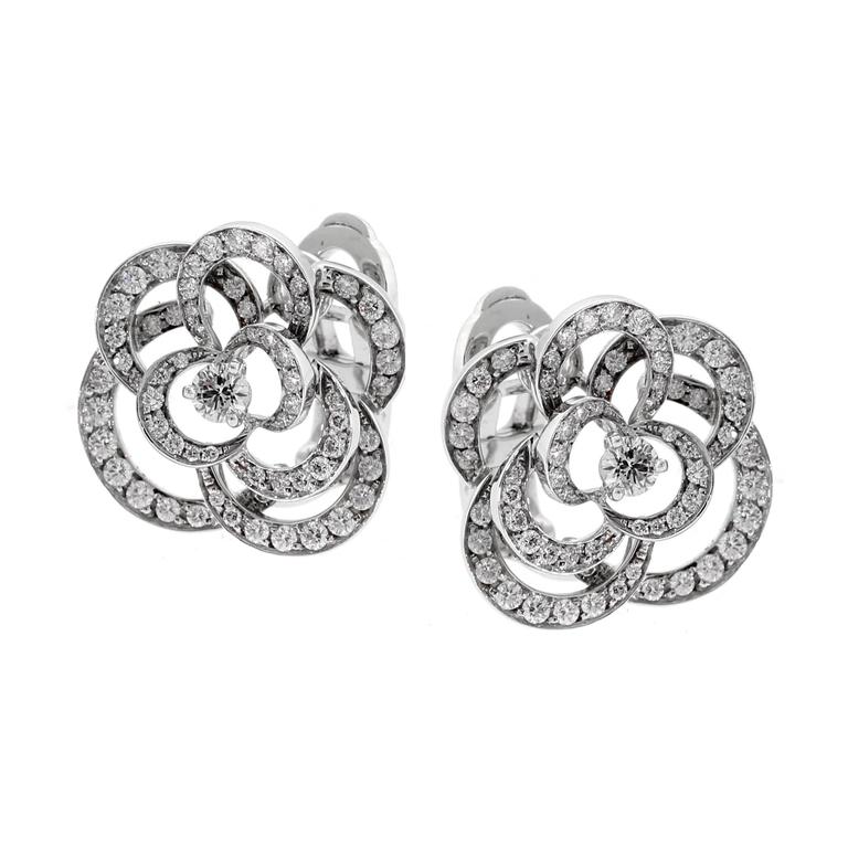 CHANEL Pre-Owned 2004 Camellia stud earrings, White