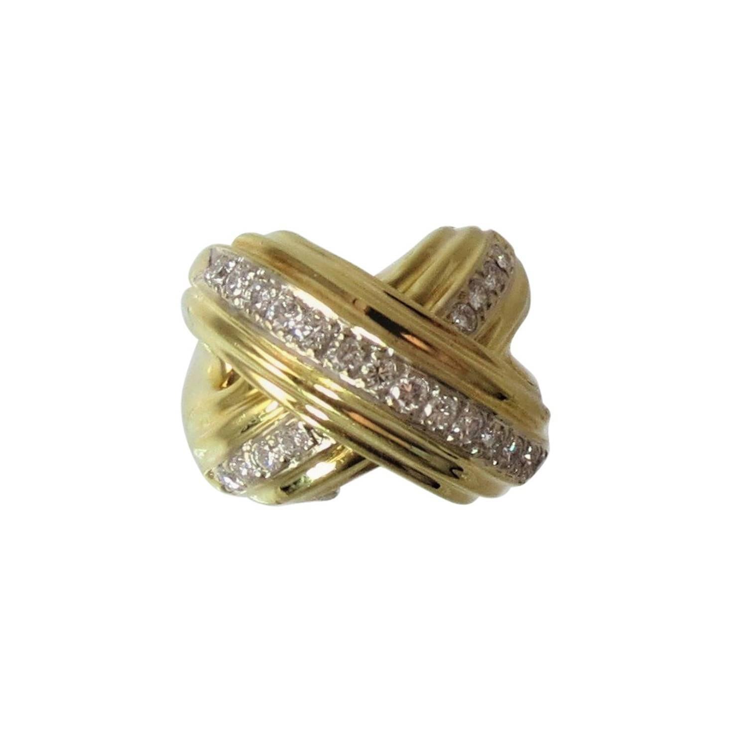 Fabulous 18 Karat Yellow Gold Criss-Cross Design Diamond Ring