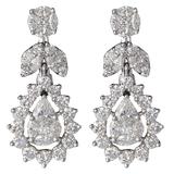 Boucles d'oreilles en goutte classiques avec diamants illusion